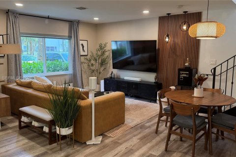 Townhouse in Fort Lauderdale, Florida 2 bedrooms, 116.13 sq.m. № 2088086 - photo 2
