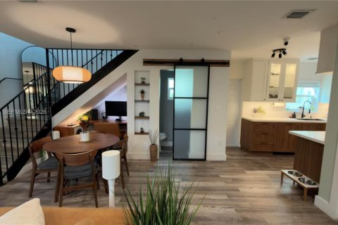 Townhouse in Fort Lauderdale, Florida 2 bedrooms, 116.13 sq.m. № 2088086 - photo 5