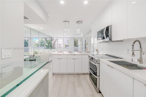 Condominio en alquiler en Miami Beach, Florida, 1 dormitorio, 82.68 m2 № 2054196 - foto 25