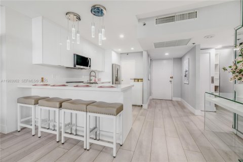 Condominio en alquiler en Miami Beach, Florida, 1 dormitorio, 82.68 m2 № 2054196 - foto 12