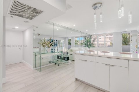 Condominio en alquiler en Miami Beach, Florida, 1 dormitorio, 82.68 m2 № 2054196 - foto 26