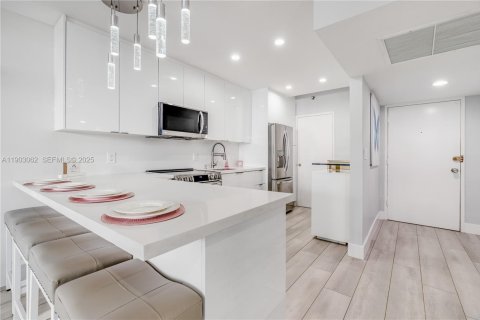 Condominio en alquiler en Miami Beach, Florida, 1 dormitorio, 82.68 m2 № 2054196 - foto 7