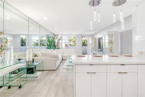 Condominio en alquiler en Miami Beach, Florida, 1 dormitorio, 82.68 m2 № 2054196 - foto 5