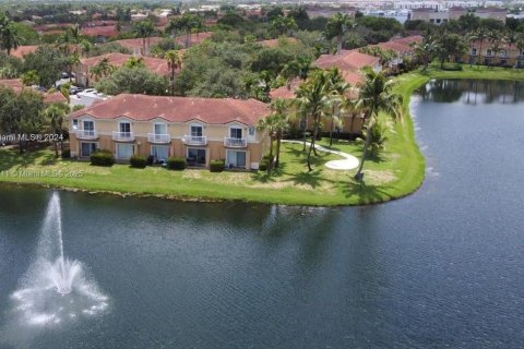Touwnhouse à vendre à Miramar, Floride: 3 chambres, 117.99 m2 № 2012137 - photo 17