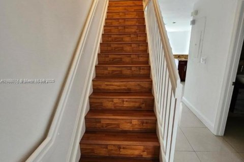 Touwnhouse à vendre à Miramar, Floride: 3 chambres, 117.99 m2 № 2012137 - photo 7