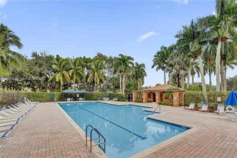 Townhouse in Weston, Florida 2 bedrooms, 117.15 sq.m. № 1991060 - photo 29