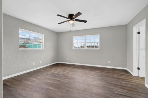 House in Daytona Beach, Florida 4 bedrooms, 196.02 sq.m. № 2100897 - photo 18