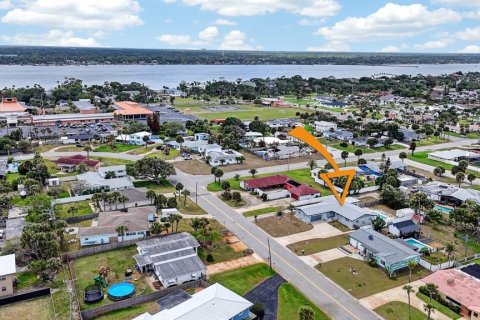House in Daytona Beach, Florida 4 bedrooms, 196.02 sq.m. № 2100897 - photo 3