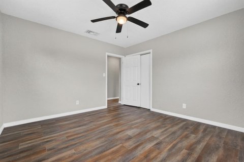 House in Daytona Beach, Florida 4 bedrooms, 196.02 sq.m. № 2100897 - photo 23