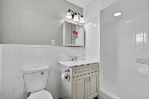 House in Daytona Beach, Florida 4 bedrooms, 196.02 sq.m. № 2100897 - photo 21