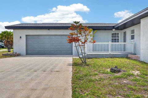 House in Daytona Beach, Florida 4 bedrooms, 196.02 sq.m. № 2100897 - photo 5