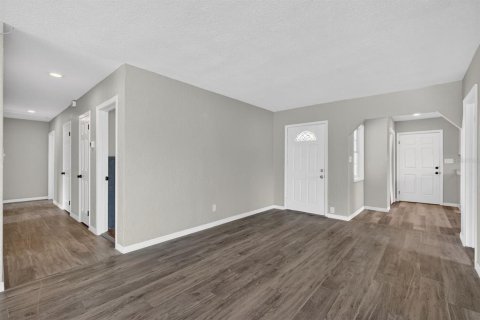 House in Daytona Beach, Florida 4 bedrooms, 196.02 sq.m. № 2100897 - photo 9