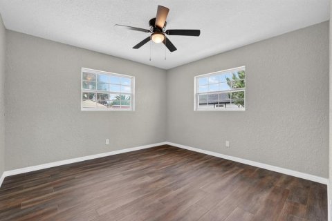 House in Daytona Beach, Florida 4 bedrooms, 196.02 sq.m. № 2100897 - photo 22
