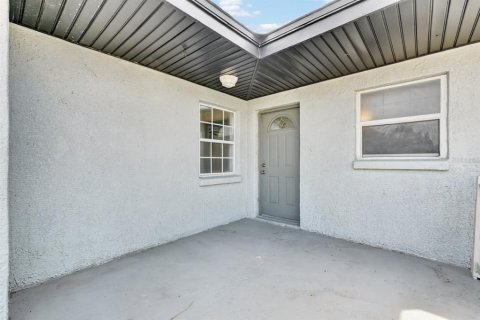 House in Daytona Beach, Florida 4 bedrooms, 196.02 sq.m. № 2100897 - photo 6