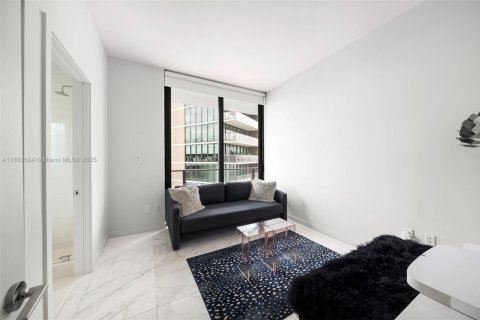 Condominio en venta en Miami, Florida, 3 dormitorios, 153.2 m2 № 1686201 - foto 17