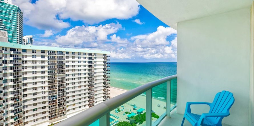 Condominio en Hollywood, Florida, 1 dormitorio № 1842450
