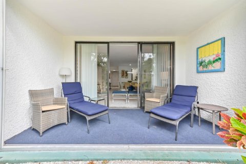 Condo in Lake Worth, Florida, 2 bedrooms № 2261119 - photo 25