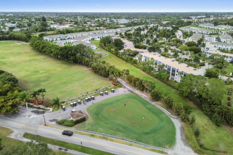 Condo in Lake Worth, Florida, 2 bedrooms № 2261119 - photo 30