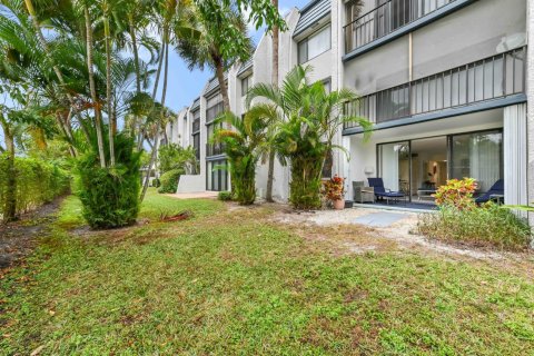 Condo in Lake Worth, Florida, 2 bedrooms № 2261119 - photo 26