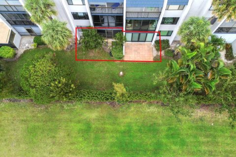 Condo in Lake Worth, Florida, 2 bedrooms № 2261119 - photo 28