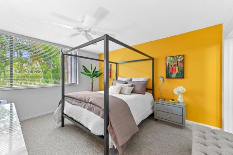 Condo in Lake Worth, Florida, 2 bedrooms № 2261119 - photo 15