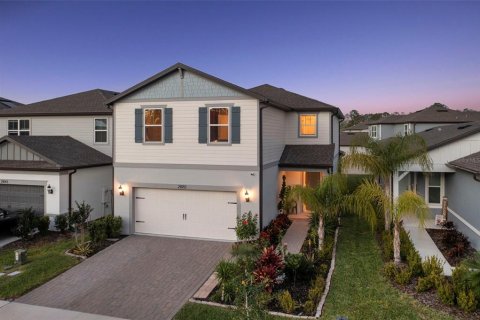 Casa en Land O' Lakes, Florida 5 dormitorios, 242.94 m2 № 2272845