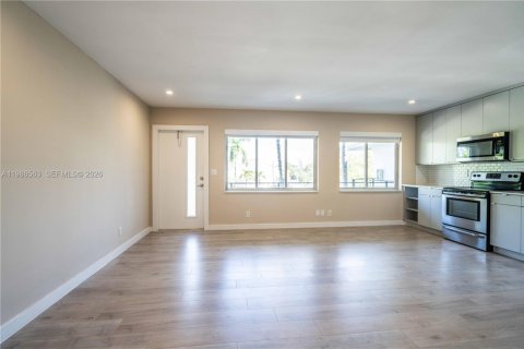 Снять в аренду квартиру в Форт-Лодердейл, Флорида 2 спальни, 92.9м2, № 2048108 - фото 7