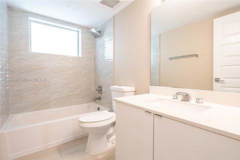 Снять в аренду квартиру в Форт-Лодердейл, Флорида 2 спальни, 92.9м2, № 2048108 - фото 17