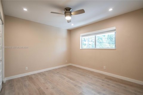 Снять в аренду квартиру в Форт-Лодердейл, Флорида 2 спальни, 92.9м2, № 2048108 - фото 8