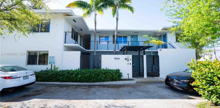 Квартира в Форт-Лодердейл, Флорида 2 спальни, 92.9м2 № 2048108