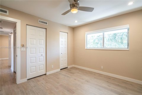 Снять в аренду квартиру в Форт-Лодердейл, Флорида 2 спальни, 92.9м2, № 2048108 - фото 13