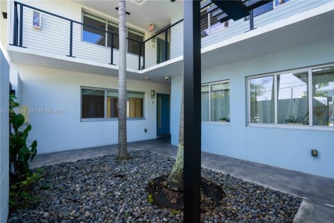 Снять в аренду квартиру в Форт-Лодердейл, Флорида 2 спальни, 92.9м2, № 2048108 - фото 19