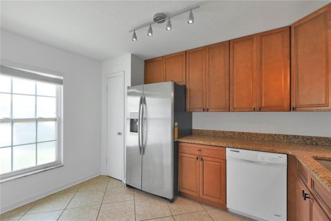 Купить кондоминиум в Кэсселберри, Флорида 7 комнат, 118.08м2, № 2236827 - фото 3