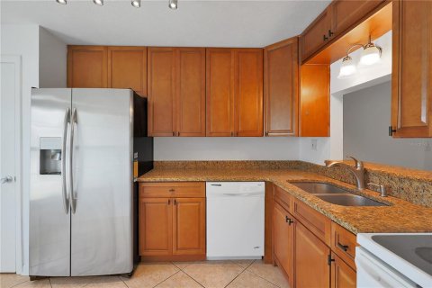 Купить кондоминиум в Кэсселберри, Флорида 7 комнат, 118.08м2, № 2236827 - фото 4
