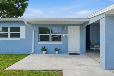 Villa ou maison à vendre à New Port Richey, Floride: 4 chambres, 171.4 m2 № 2280686 - photo 4