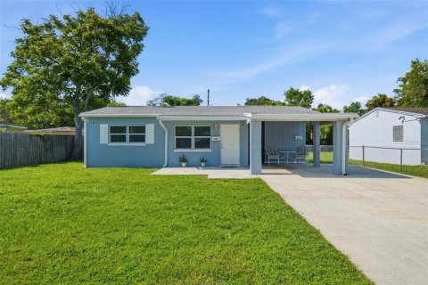 House in New Port Richey, Florida 4 bedrooms, 171.4 sq.m. № 2280686
