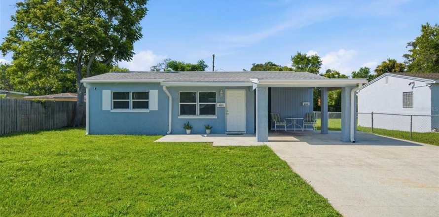 Villa ou maison à New Port Richey, Floride 4 chambres, 171.4 m2 № 2280686