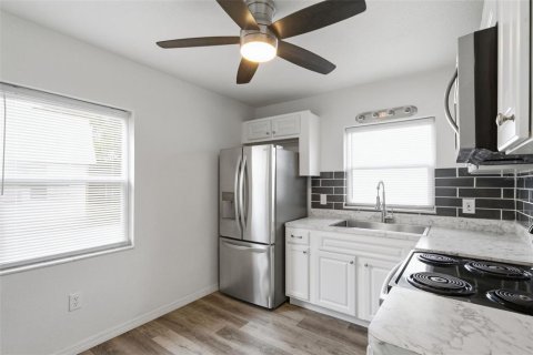 Villa ou maison à vendre à New Port Richey, Floride: 4 chambres, 171.4 m2 № 2280686 - photo 29