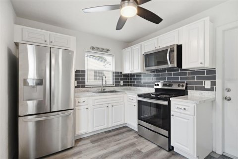 Villa ou maison à vendre à New Port Richey, Floride: 4 chambres, 171.4 m2 № 2280686 - photo 30
