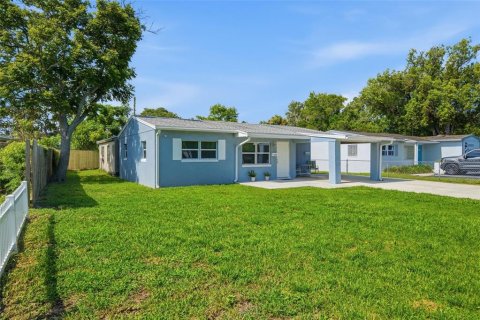 Villa ou maison à vendre à New Port Richey, Floride: 4 chambres, 171.4 m2 № 2280686 - photo 2