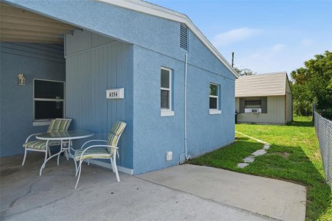 Villa ou maison à vendre à New Port Richey, Floride: 4 chambres, 171.4 m2 № 2280686 - photo 9