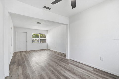 Villa ou maison à vendre à New Port Richey, Floride: 4 chambres, 171.4 m2 № 2280686 - photo 25
