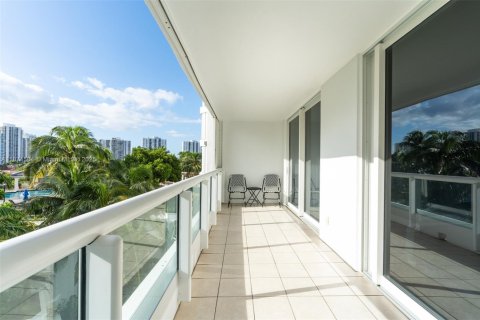 Condominio en venta en Aventura, Florida, 3 dormitorios, 173.91 m2 № 1980174 - foto 24