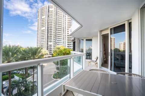 Condominio en venta en Aventura, Florida, 3 dormitorios, 173.91 m2 № 1980174 - foto 15