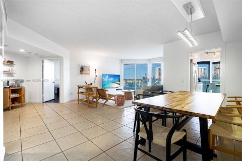 Condominio en venta en Aventura, Florida, 3 dormitorios, 173.91 m2 № 1980174 - foto 7