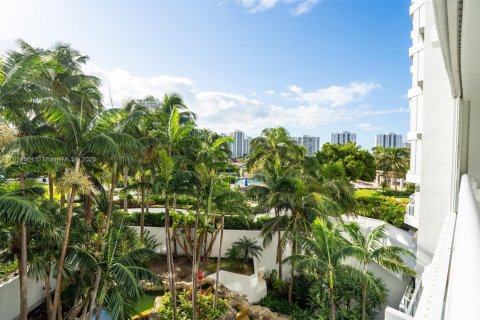 Condominio en venta en Aventura, Florida, 3 dormitorios, 173.91 m2 № 1980174 - foto 25