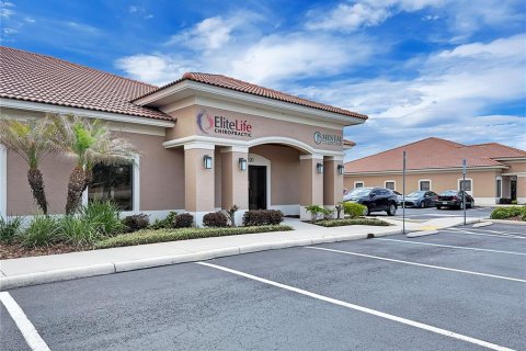 Commercial property in Davenport, Florida 127.46 sq.m. № 2213841 - photo 2
