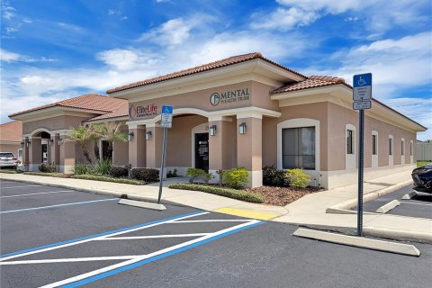 Commercial property in Davenport, Florida 127.46 sq.m. № 2213841 - photo 3