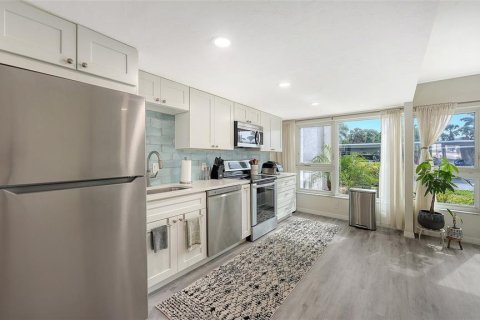 Copropriété à vendre à Sarasota, Floride: 2 chambres, 117.24 m2 № 2133360 - photo 6