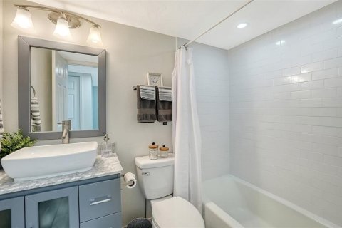 Copropriété à vendre à Sarasota, Floride: 2 chambres, 117.24 m2 № 2133360 - photo 21